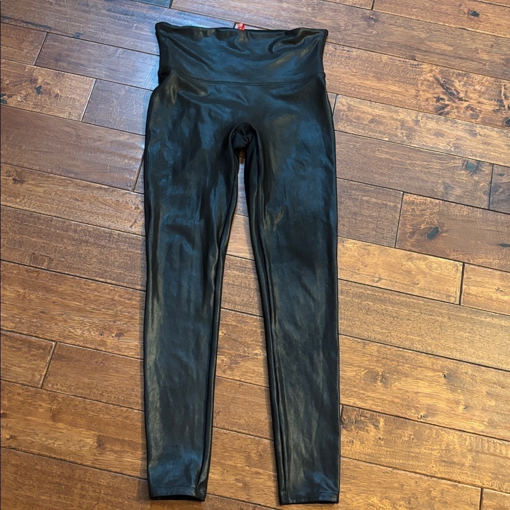 SPANX Black shiny Leggings sz L
